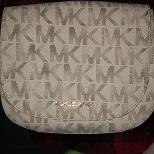 Michael kors crossbody